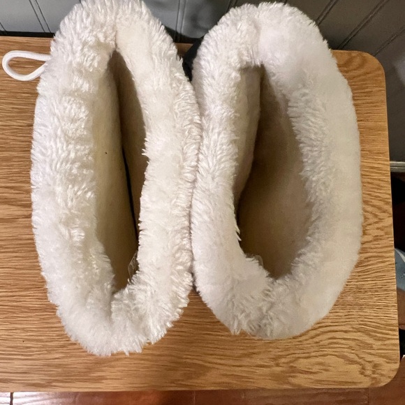 Mountain Warehouse Women’s Cream and Black Quilted Winter Snow Boots - Picture 4 of 6